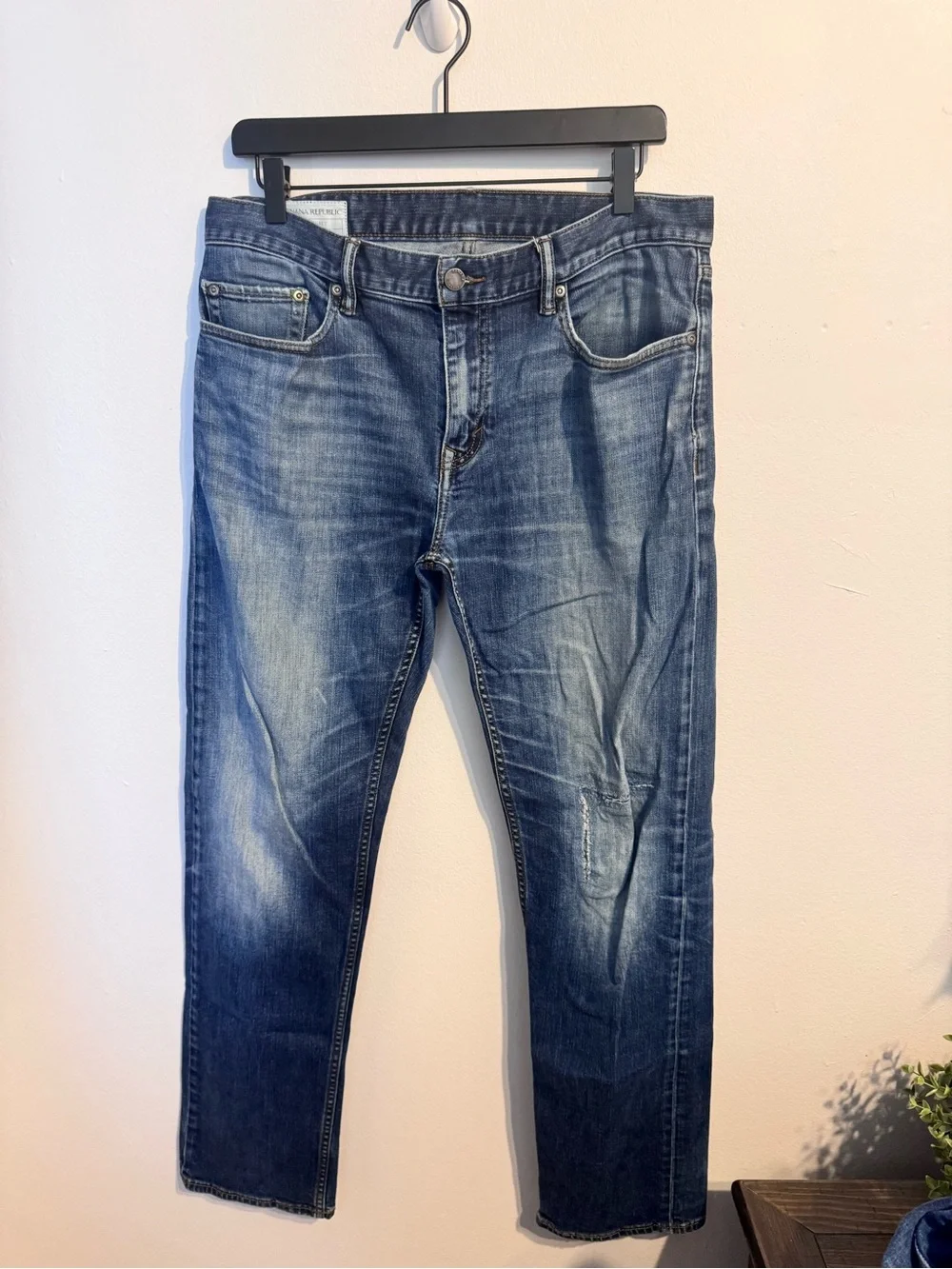 Banana Republic Men's Straight Leg Distressed Medium Wash Denim Jeans 33x34
